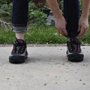 RARE PINK/BLACK NIKE AIR MAX 95'S
